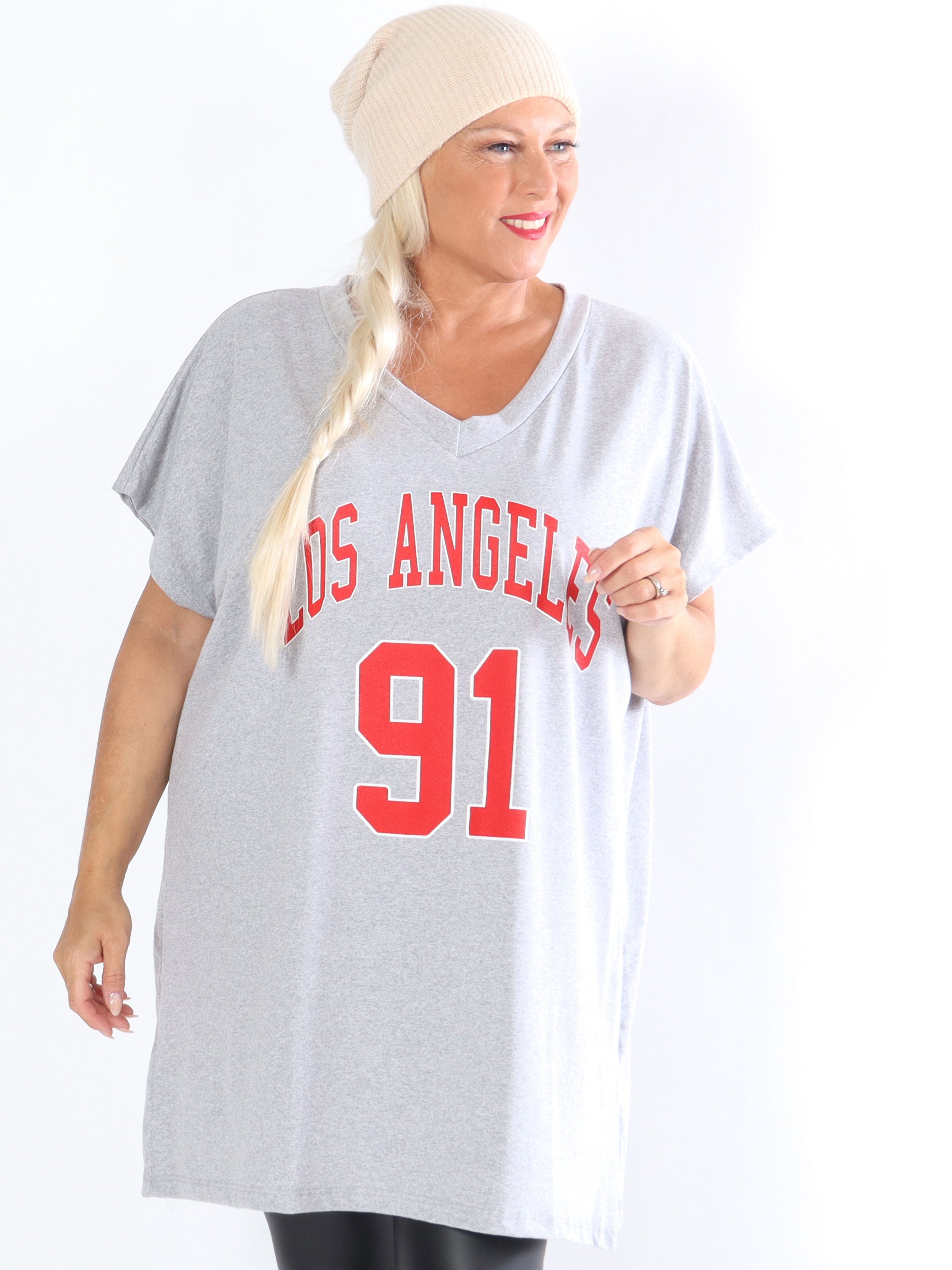 Julia - T-shirt kjole med tekst foran